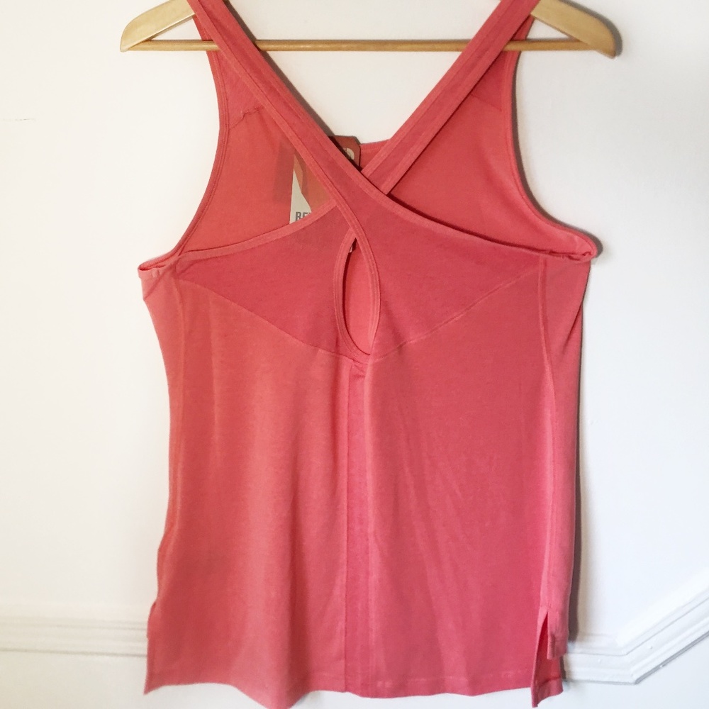 North Face Beyond the Wall Workout Tank NWT